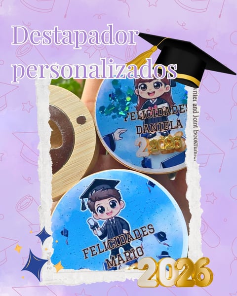Personalized graduation caps with cartoon characters and names Daniela and Mario on blue background with gold 2026 numbers